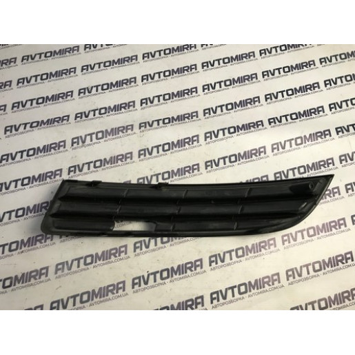  Решетка переднего бампера правая VW Passat B6 SN 2005-2010 3C0853666